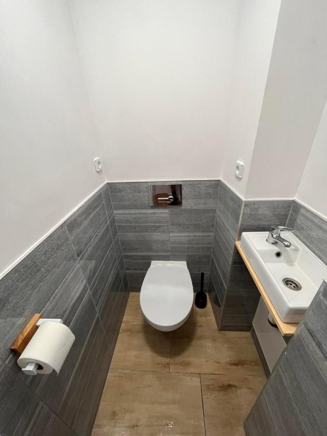 Hostel Woku Świebodzice Exteriér fotografie